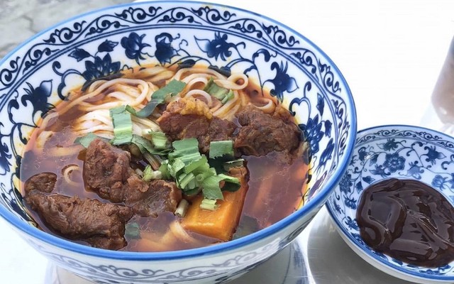 Gia Liên - Bò Kho & Bánh Canh - Hưng Phú