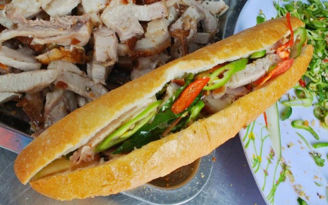 Bánh Mì Tiệm Dứa