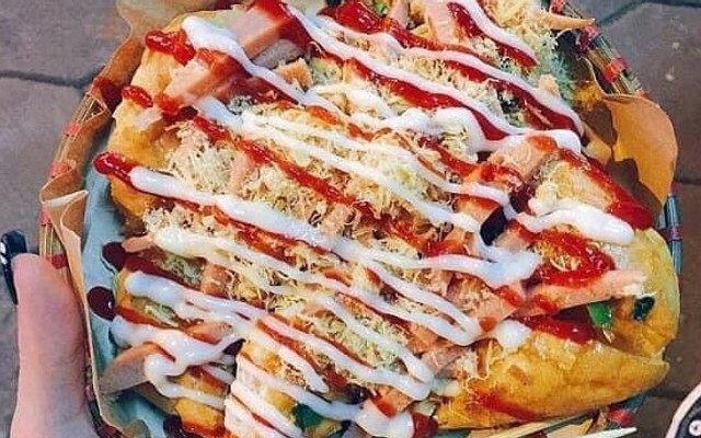 Bánh Mì Chú Tiểu - Bánh Mì Muối Ớt & Nướng Sốt Kem Bơ Phô Mai - Số 47 Ngõ 66 Hồ Tùng Mậu