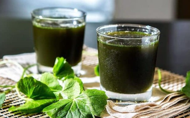 Cô Quyên - Chè, Sinh Tố & Rau Má - Tô Hiệu