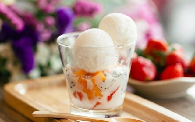 Sữa Chua Trân Châu Cô Thỏ - Cách Mạng Tháng 8