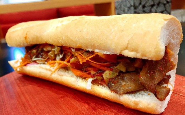 Bánh Mì Anh Hàng Xóm - Văn Cao