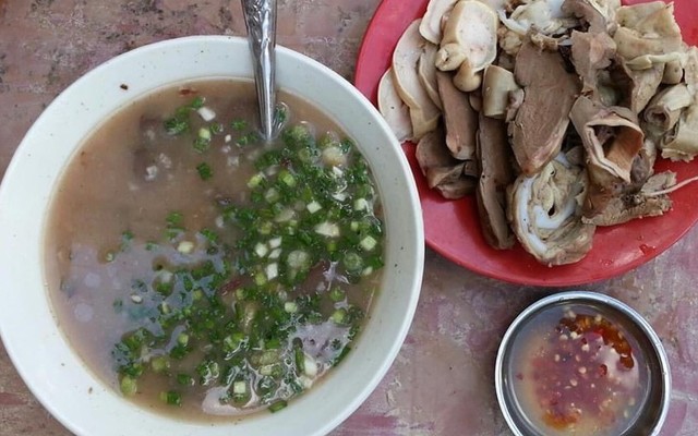 Cháo Lòng, Bò Kho & Bún Măng Vịt
