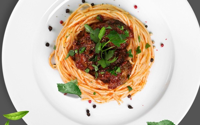 Zeus - Beef Steak & Mì Ý