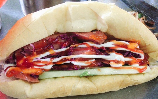 Bánh Mì Cô Hương - Phố Lụa