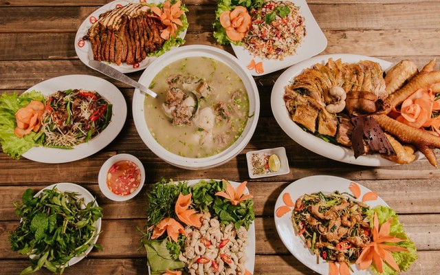 Nhà Hàng Hương Việt - Đội Cấn