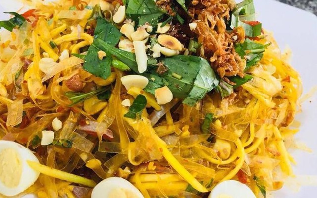 Cô Vy - Bánh Tráng Trộn