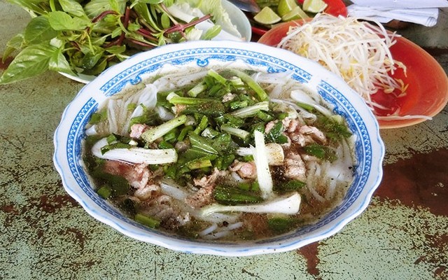 Cô Hoa - Hủ Tiếu & Phở Bò
