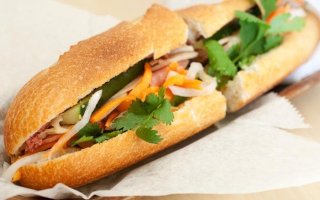 8 Rèm - Bánh Mì Bình Định - Phan Văn Trị