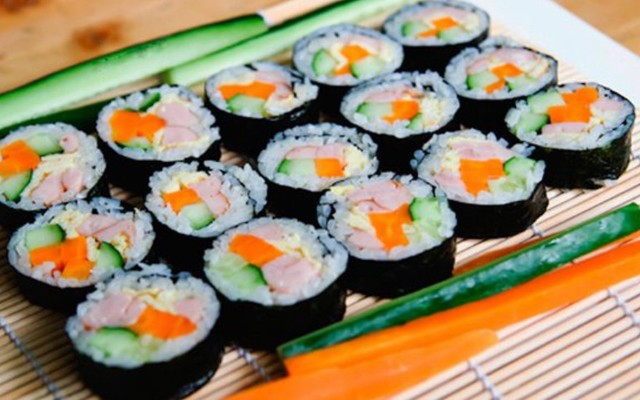 Ăn Vặt Sushi