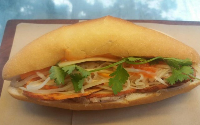 Thảo Nguyên - Tiệm Bánh Mì Như Ý