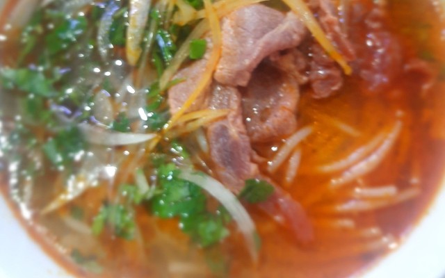 Cô Quyết - Bún Bò Huế