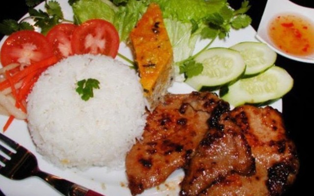 Bếp Bà Tư - Mỳ Vằn Thắn Sủi Cảo & Cơm Bình Dân