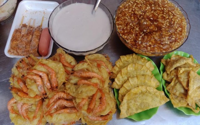 Quý Hằng - Bánh Gối & Chè Sài Gòn