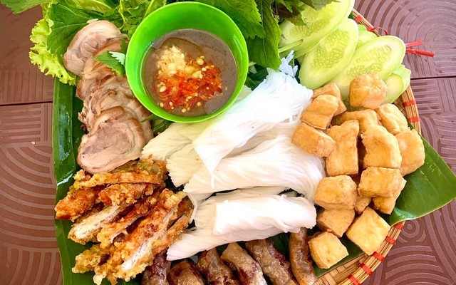 Scene - Bún Đậu Mắm Tôm & Trà Chanh