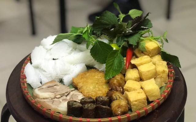 Năm Râu Quán - Bún Đậu Mẹt