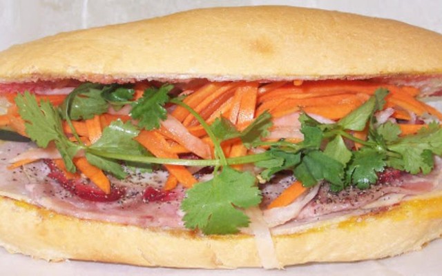 Hòa Phát - Lò Bánh Mì & Trà Sữa