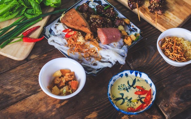 Cô Lợi 2 - Bánh Cuốn Thịt Nướng Xiên