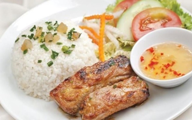 Cơm Tấm Quỳnh - Cách Mạng Tháng 8