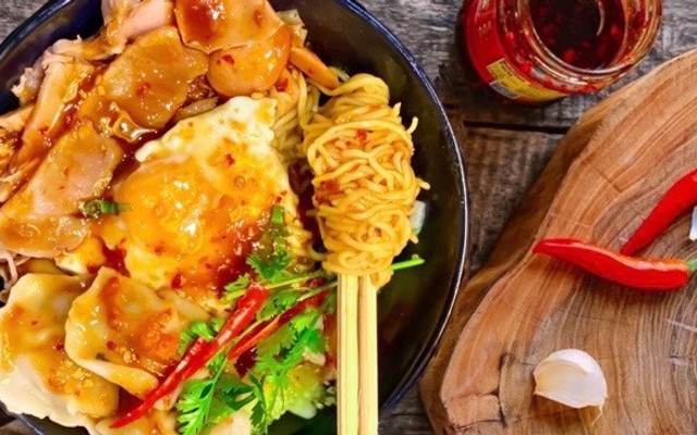 Tiệm Mì Trộn Hong Kong  - 2/97 Trần Phú