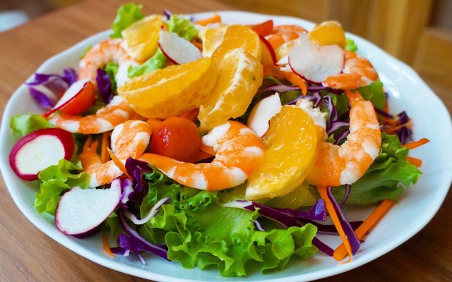 1001 Greenies Salad & Juice