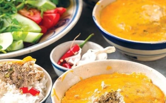 Cơm Nhà Yến Yến