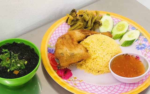 Cơm Gà Nguyên Ký - Trần Hoàng Na Nối Dài