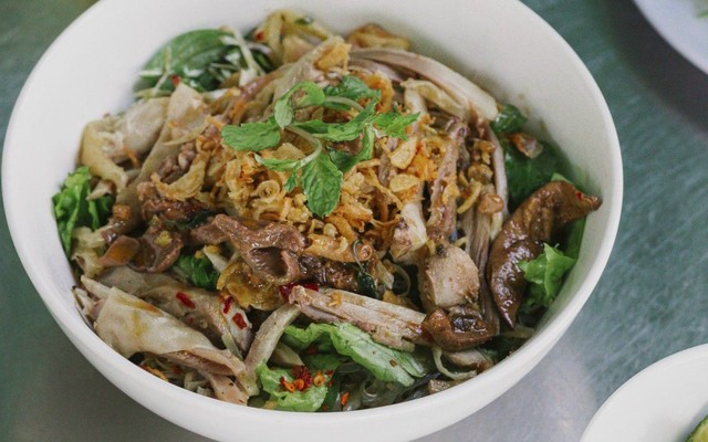 Cô Nhâm - Miến Măng Gà & Bún Măng Gà - Ông Ích Khiêm
