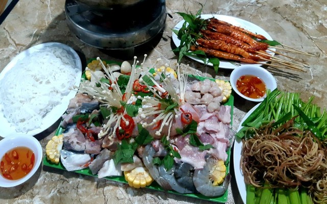 Quán Anh Em - Lẩu Hải Sản