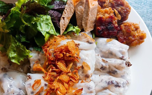 Xuân Bắc - Bánh Cuốn Nóng & Gà Tần
