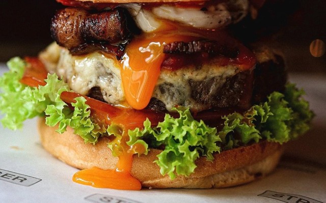 B's Kitchen - Hamburger & Hot Dogs