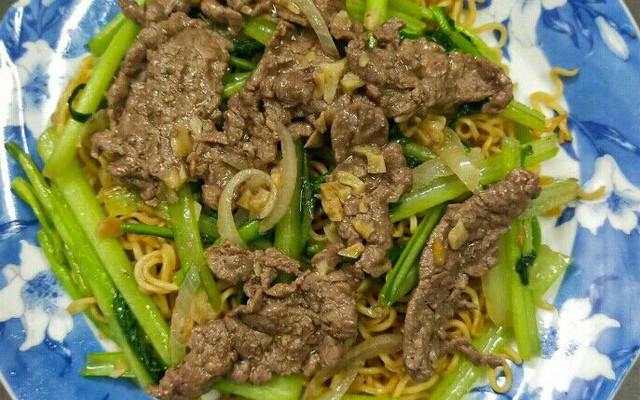 Mây Trắng - Cơm Chiên, Mì Xào Bò & Sữa Chua Trân Châu