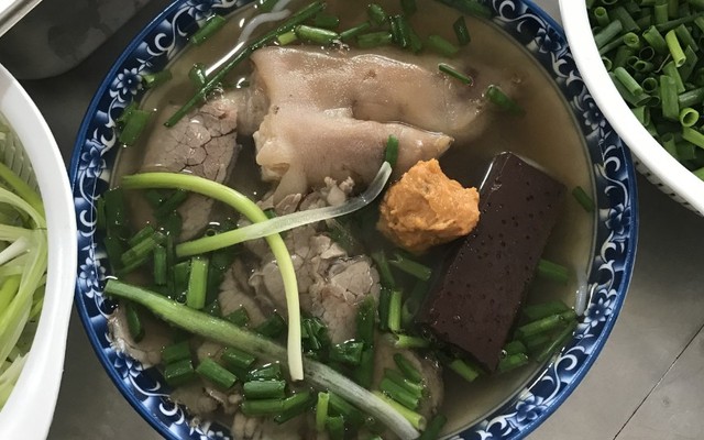 Lê Minh - Bún Bò Huế & Cơm Văn Phòng