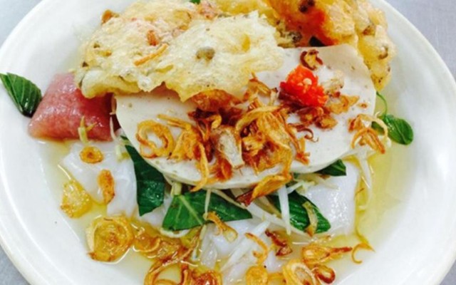 Cô Thủy - Bánh Cuốn Nóng