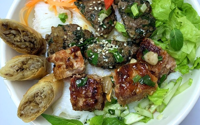 Út Cưng - Bún Thịt Nướng & Bánh Hỏi - Đường Số 39