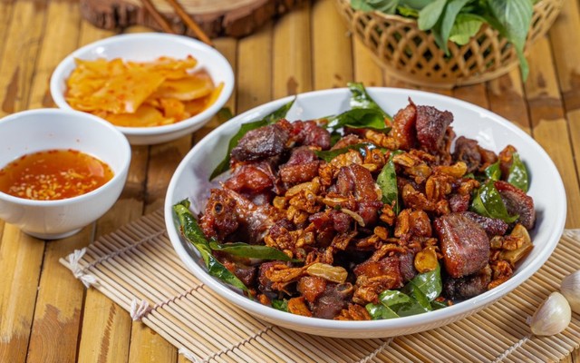 Ngan Cháy Tỏi - Đặc Sản Về Ngan