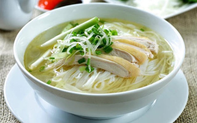 Phở Gà Ta Phố Cổ - Hồ Tùng Mậu