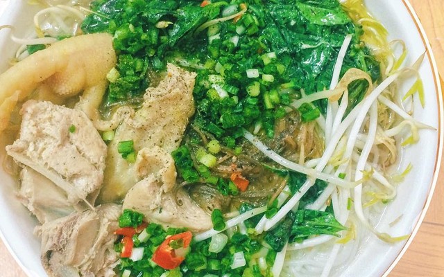 Bún Gà Lá É Nhà Tôi - Bùi Thị Xuân