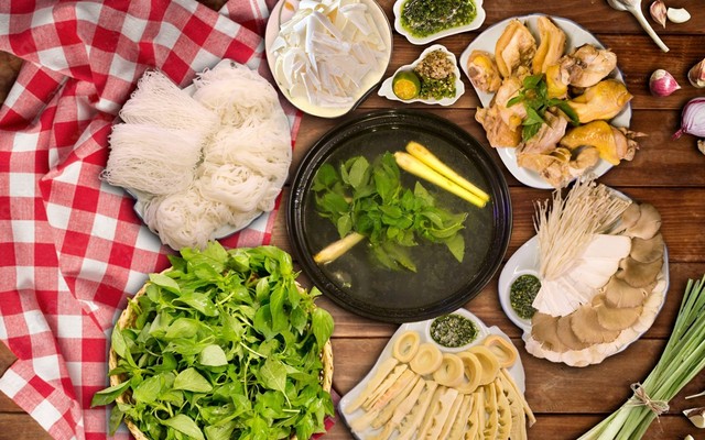 Nhớ Đà Lạt - Lẩu Gà Lá É & Các Món Gà