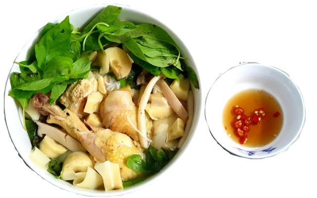 Bún Gà Lá É Nhà Tôi