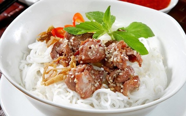 Bà Hường - Thịt Nướng Bánh Ướt - Điện Biên Phủ