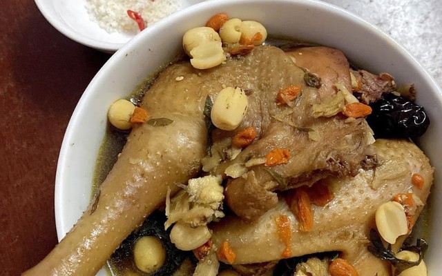 Sinh Tố Hoa Quả & Mì Trộn Indomie - Tiệm Nhà Hấu