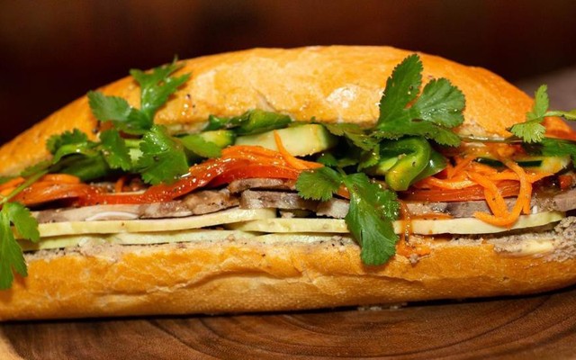 Gin's Kitchen - Bánh Mì & Thức Ăn Nhanh