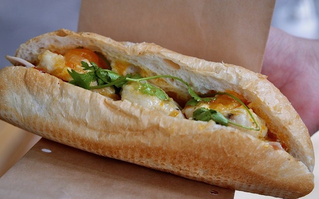 Bánh Mì Hai Chị Em