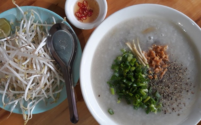 Cá Mập Quán - Cháo Hàu Miền Trung