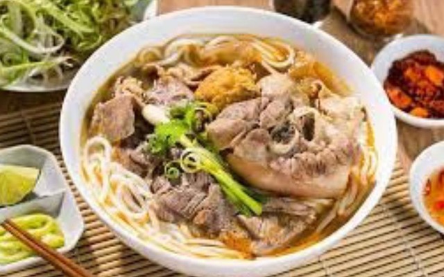 LQS - Chuyên Bún Bò Huế & Cơm Rang Giòn - Trường Chinh