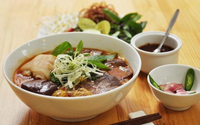 Quán Ngon - Bún Bò Huế - Cốm Vòng