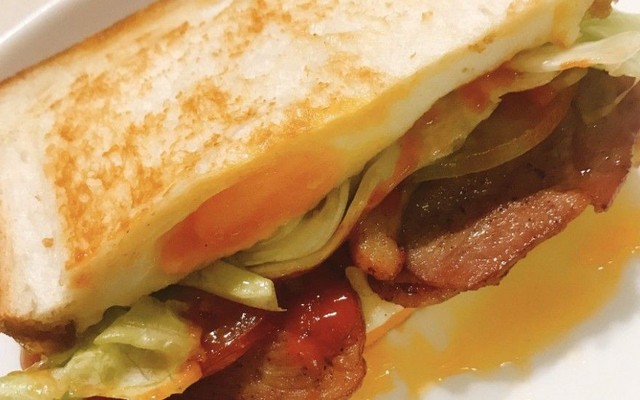 Mr. Sandwich - Sandwich Lòng Đào - Hồ Văn Huê