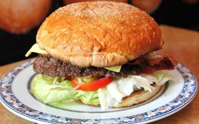 Bom Pastry - Bánh Mặn, Bánh Ngọt & Hamburger