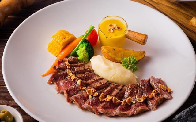 Paradise Steak - Trương Công Giai